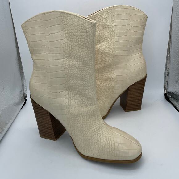 Journee Collection Shoes - Journee Collection Womens Western Boots Size 7.5 Cowboy Ivory Ankle Boots New